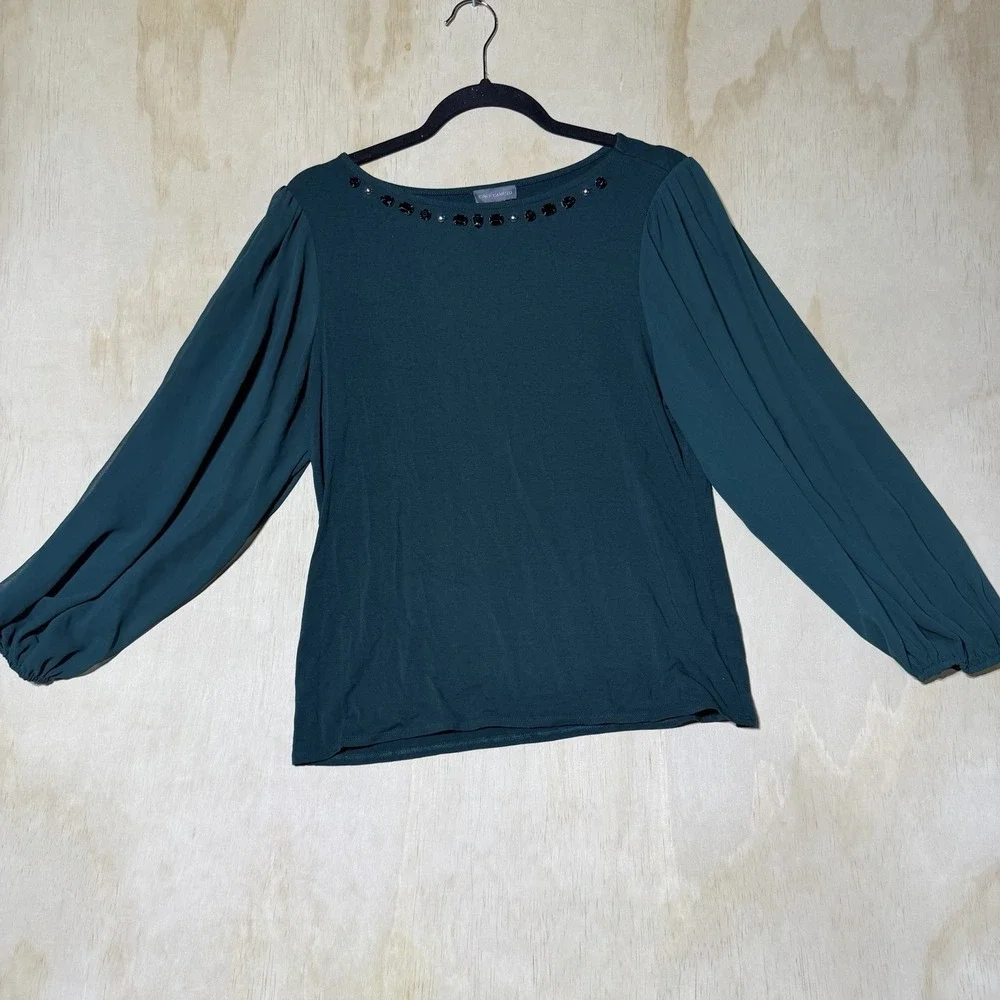 Vince Camuto Women's Medium Green Jeweled Blouse 3/4 Sheer Sleeve‎ Stretch Top